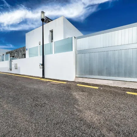 Cassia - Private Pool, Foosball, Bbq, Air-con And Sat Tv By Lanzarote Nyaraló *