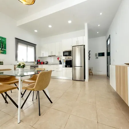 Cassia - Private Pool, Foosball, Bbq, Air-con And Sat Tv By Lanzarote